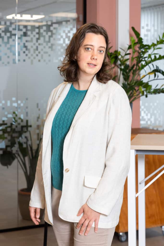 Portretfoto Emma de Leeuw