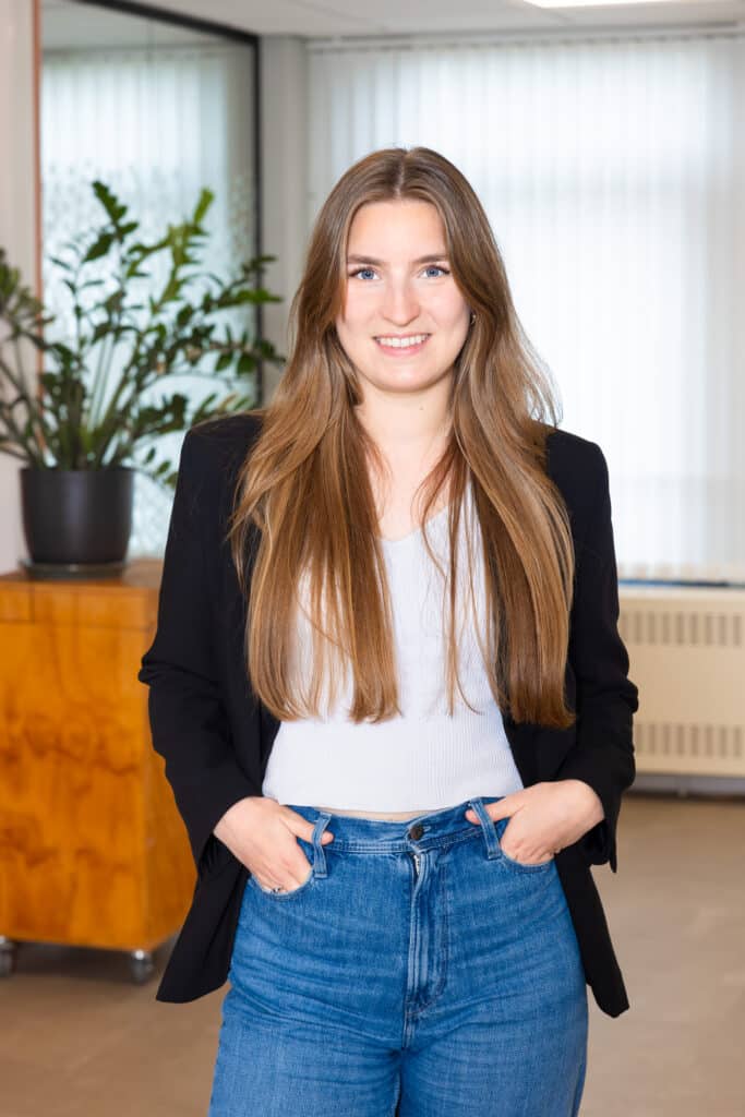 Portretfoto Julie Notenboom