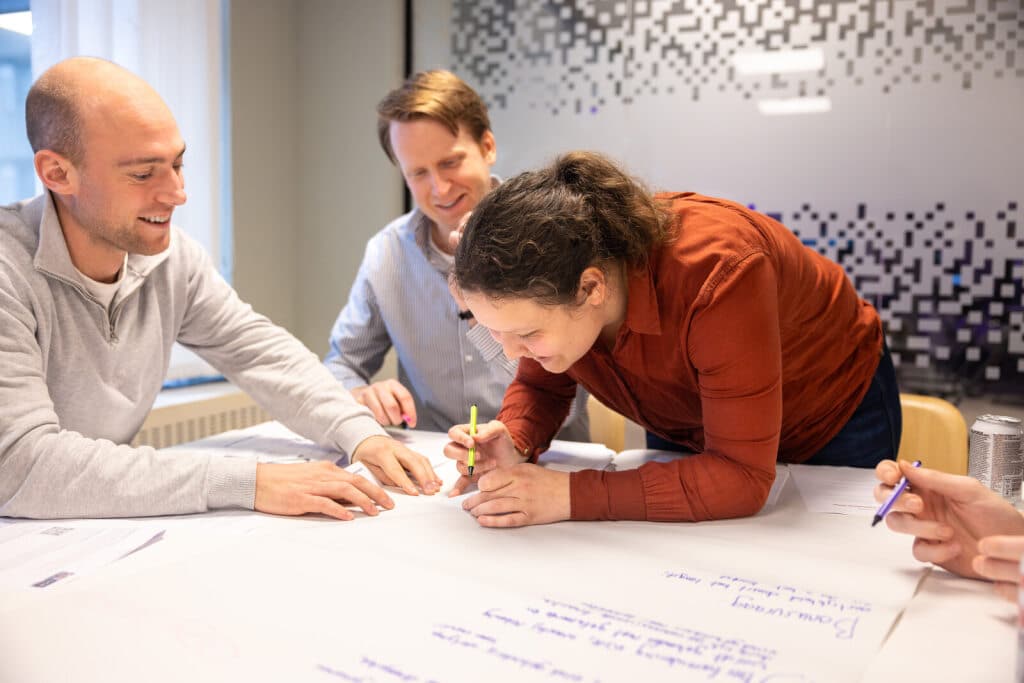 Collega's samen in training